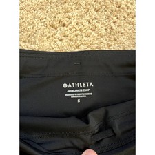 Athleta Women  s Accelerate Crop Leggings Size Small Black High-Rise Capri Pants