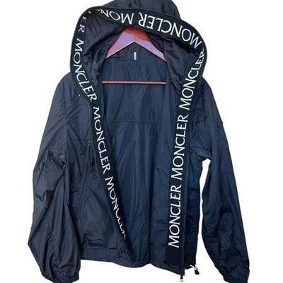 Moncler Massereau Hooded Windbreaker Jacket Adult Medium Black Authentic Casual