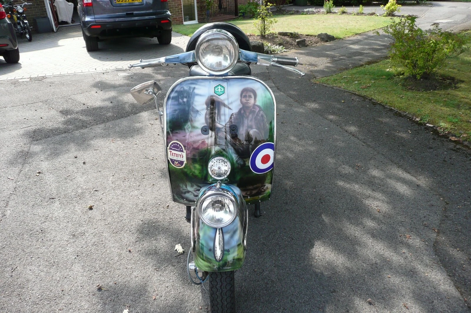 Vespa Douglas P150 Scooter - Picture 4 of 23