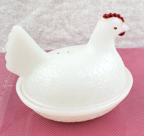 Vintage Chicken Hen on Nest / Milk Glass/ Indiana Glass Candy Dish 4.25" x 3"