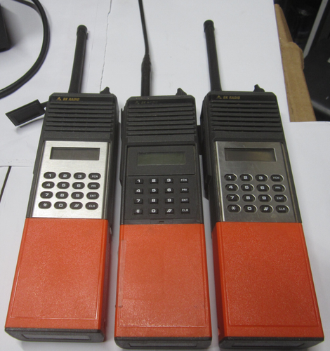 BENDIX KING EPH5102A Radios, Antennas, Mics, Clam shells, cloning cable and more