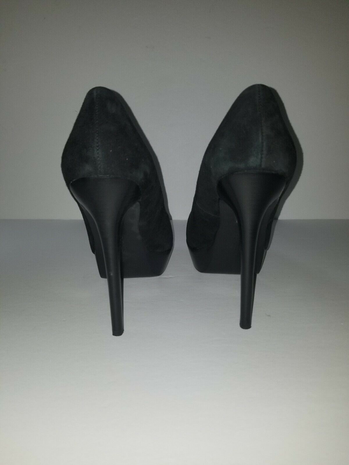 Pelle Moda Black Suede Size 8 Heels Pumps Round T… - image 5