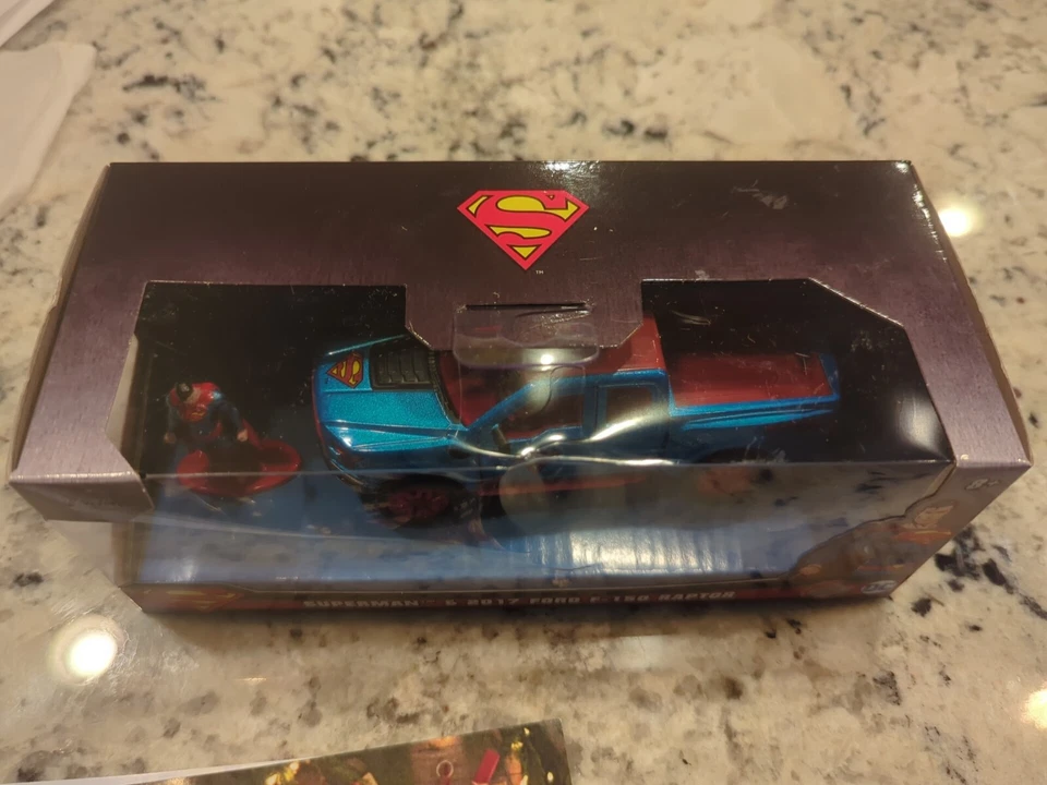 Jada DC 超人压铸和 2017 福特 F-150 RAPTOR 1/32 比例 - 项目 #33092 — 第 3/3 张图片