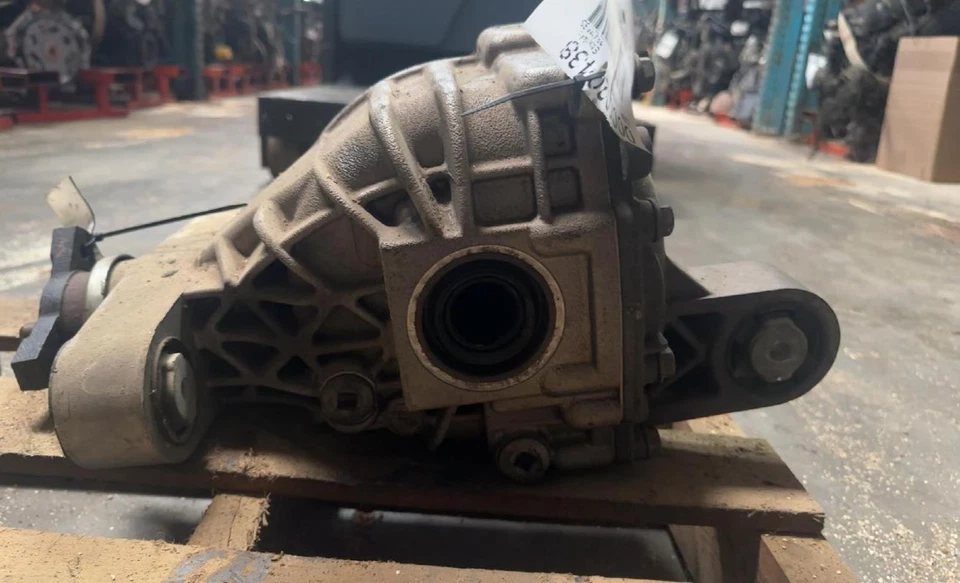 Chevrolet Camaro 2010-2015 6,2 L eje trasero portador diferencial 3,73 GT4 OEM Foto 2 de 3