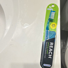 REACH Crystal Clean Toothbrush, Medium Bristles, Brush Cap
