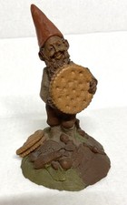 Vintage Tom Clark Gnome PEANUT 1985 Cairn Studios #67 Holding Crackers