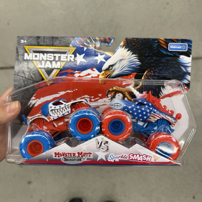 Stars And Stripes Monster Jam Monster Mutt Dalmatian vs Sparkle Smash 1:64