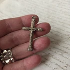 Croix Milieu XIXè en Argent Repoussé French Vicrorian