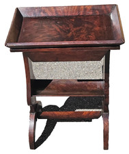 TAVOLINO DA SALOTTO A VASSOIO PIUMA DI MOGANO IMPERO 1800/10  L 45 P 29 H 68