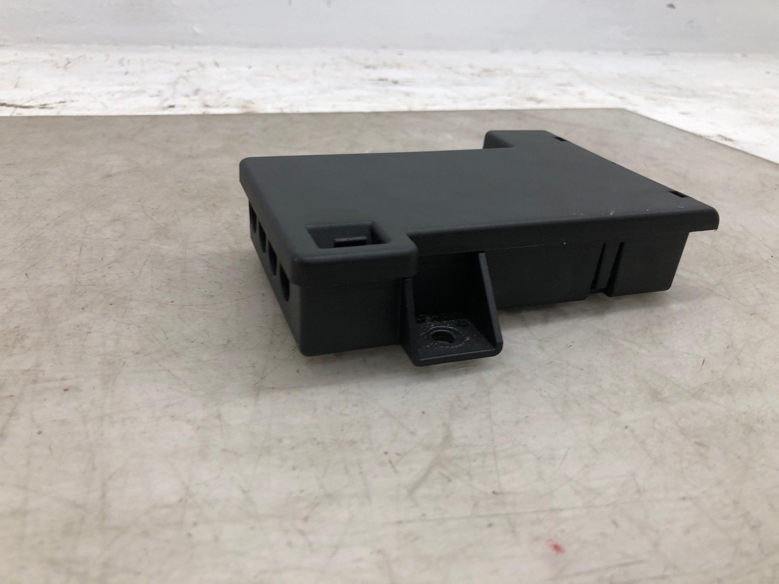 2016-2020 BENTLEY BENTATGA OEM POWER DISTRIBUTION JUNCTION FUSE BOX 4M0937517H