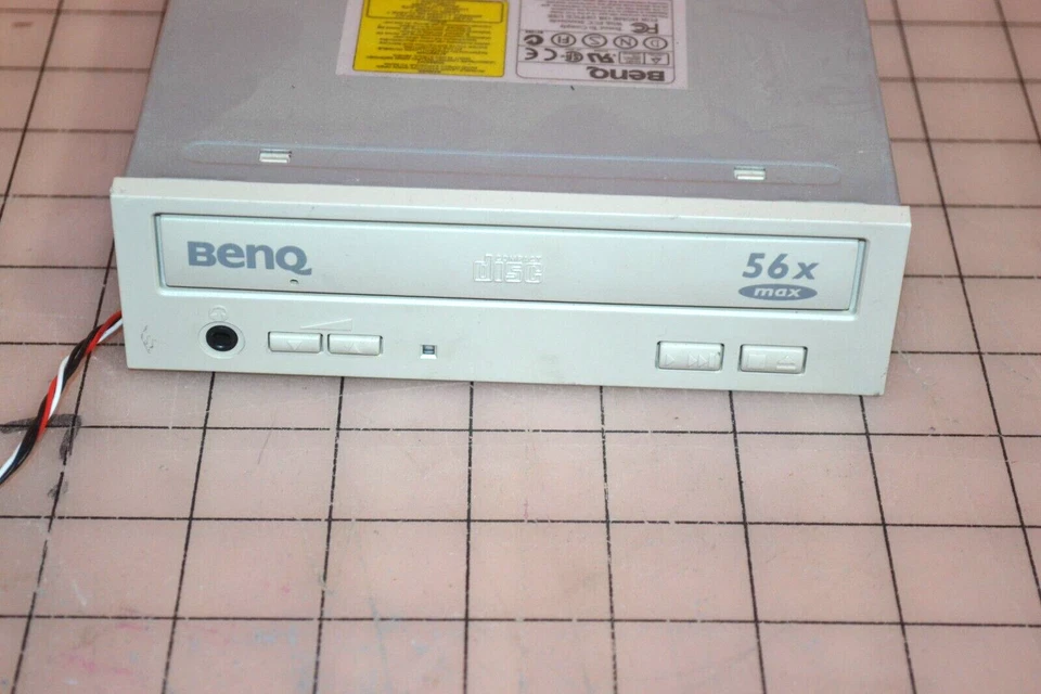 656A-602, U-A35AF-56AI ACER / BENQ 52X CDROM DRIVE White BEZEL - Image 2 of 4