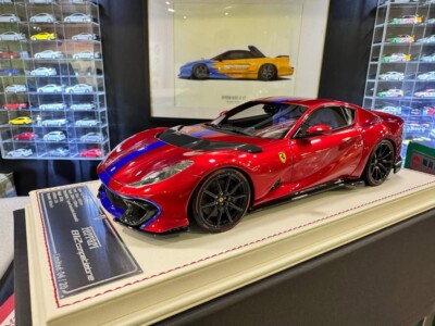 Ferrari 812 Competizione (Candy Red/ Blue Stripe) [Davis