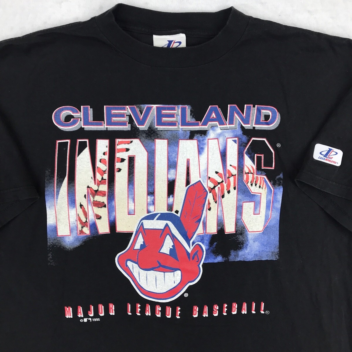 vintage 90s CLEVELAND INDIANS LOGO ATHLETIC T-Shirt XL mlb