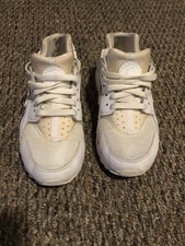 Nike Air Huarache Run Boys Size 5.5Y White Athletic Sneakers