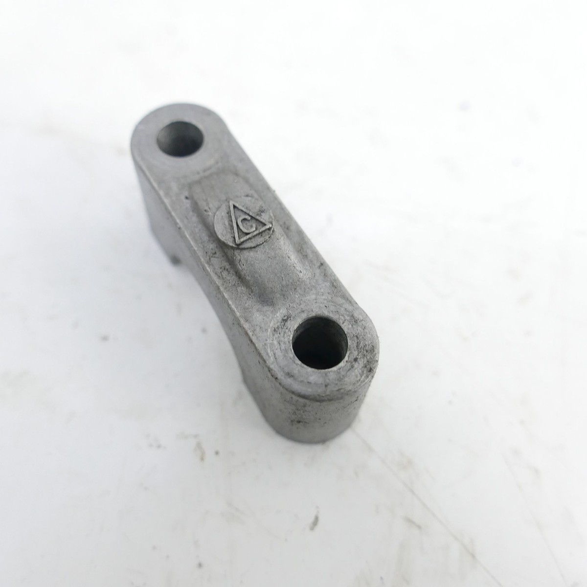 Suzuki GSF 1200 EZ:00 Camshaft Bracket Cylinder Head Engine Holder