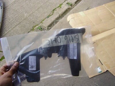 Genuine Nissan Note E12 2013-On insulator front wing 638A3-3VV0A NEW
