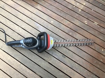 ozito 550w 455mm electric hedge trimmer