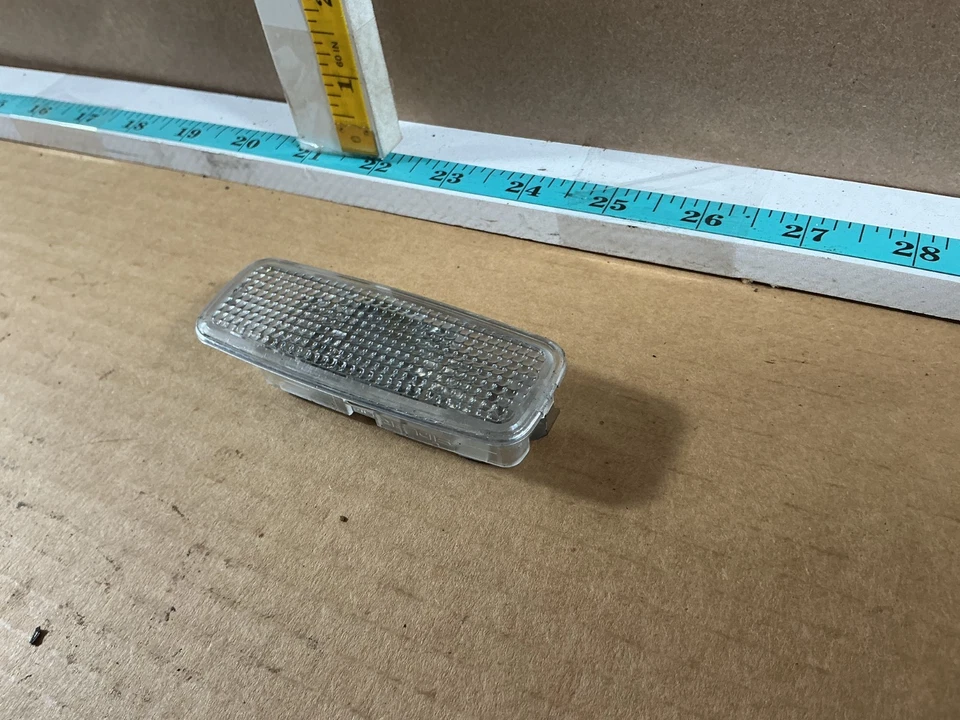 Lámpara de luz de tocador interior parasol Audi A7 Quattro 2012-2017 4D0947105A OEM Foto 3 de 4