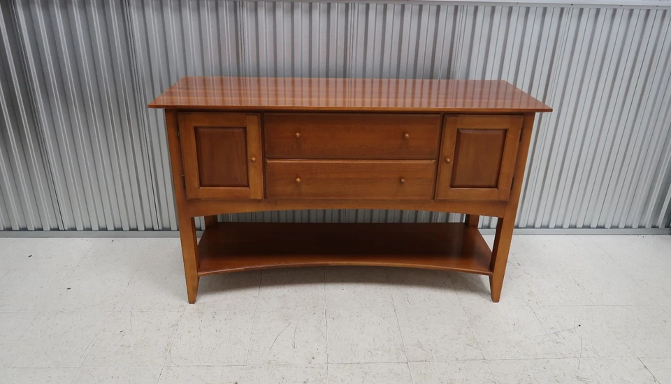 Aparador Thomasville ''Impressions'' cereza con funda Foto 4 de 4