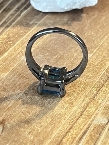Aquamarine Blue Emerald Cut Topaz Gemstone-Silver Titanium Statement Ring-Size 8 - Picture 4 of 23