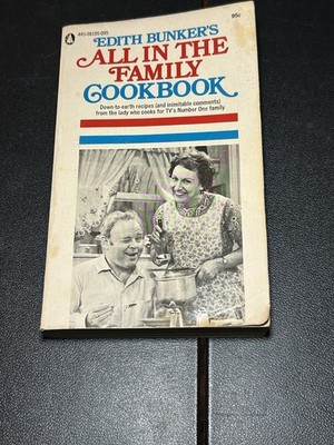 Edith Bunker's All In The Family Cookbook 1971 Popular Library Paperback. EUC
