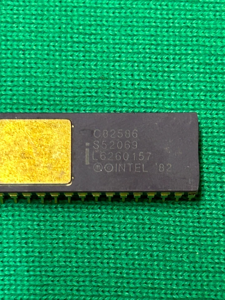 Vintage 1980s Intel C82586 Purple Gold Ceramic DIP Processor Not Scrap CPU - Image 2 of 4