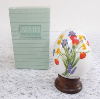 Avon Springs Brilliance Hand Crafted Porcelain Egg W/Stand & Box Gifts Of Nature