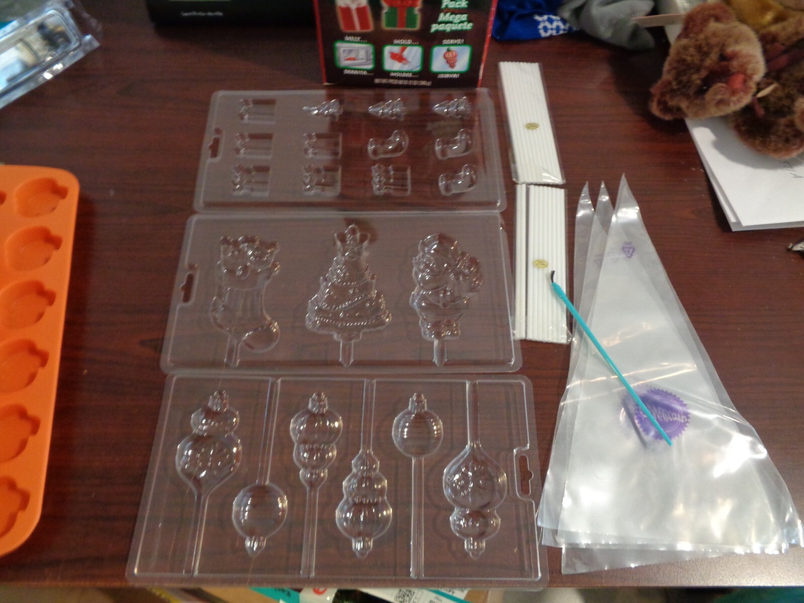 Wilton Holiday Christmas Candy Lollipop Making Kit Contains 3 Molds Sticks Bags
