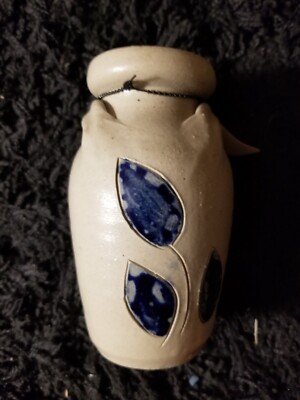 Vintage Williamsburg Salt Glaze Pottery Handmade 5.75'' Vase w/ Blue Leaf Design