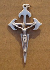 Krzyż jakobowy - metalowy wisiorek krzyżowy - (AI114)
