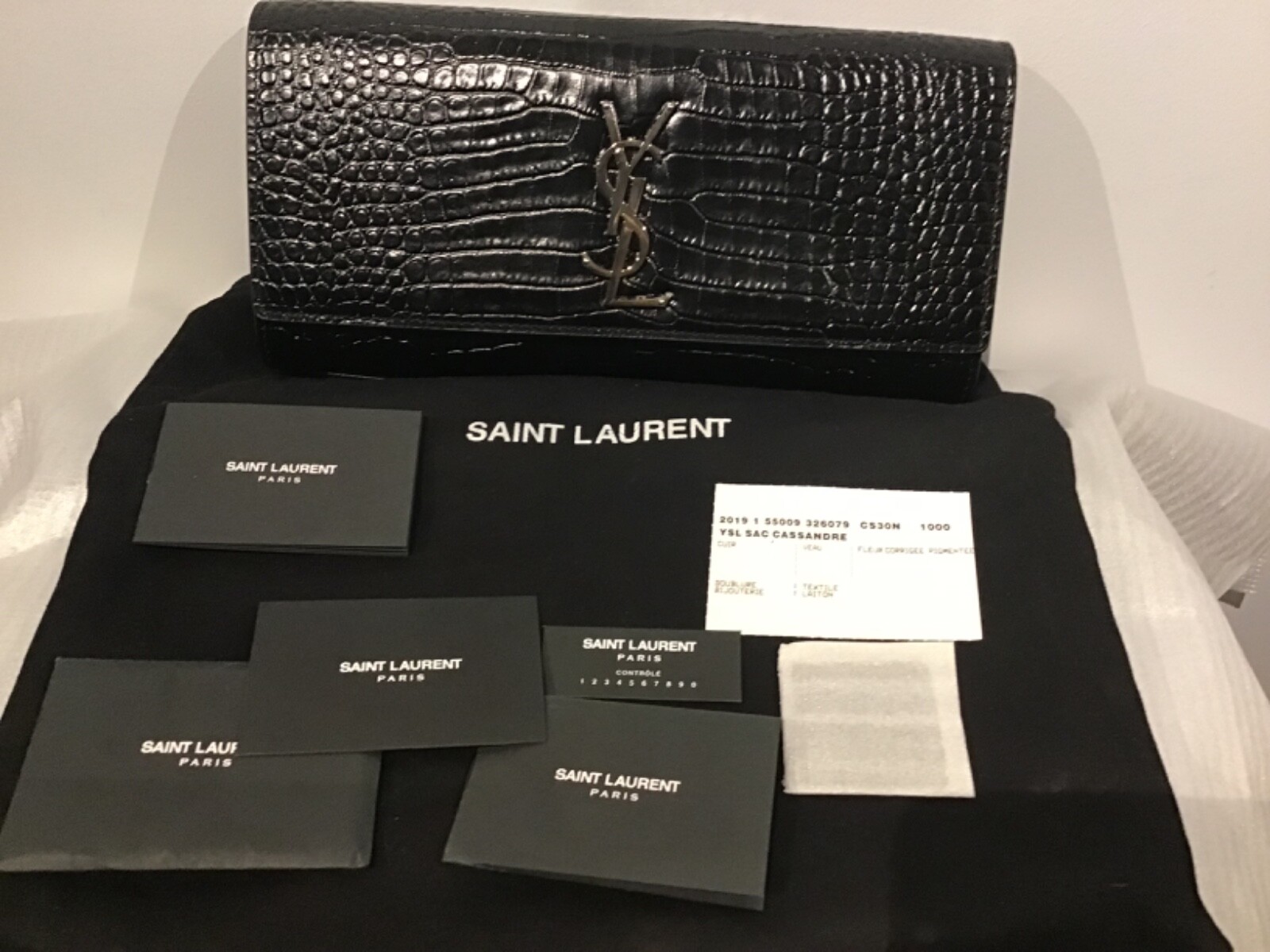 BORSA A FRIZIONE IN COCCODRILLO SAINT LAURENT CASSANDRE. MAI INDOSSATO CON ETICHETTA.