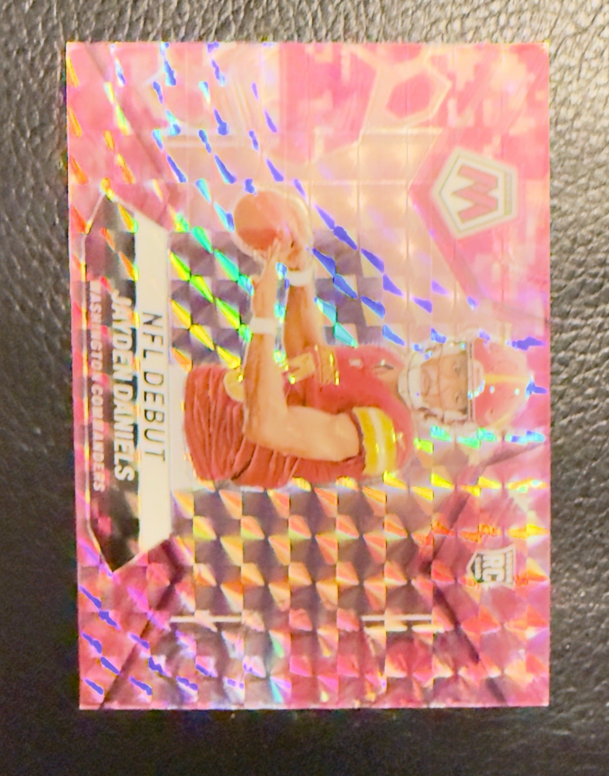 2024 Panini Mosaic - NFL Debut Jayden Daniels #272 Camo Pink Mosaic Prizm (RC)