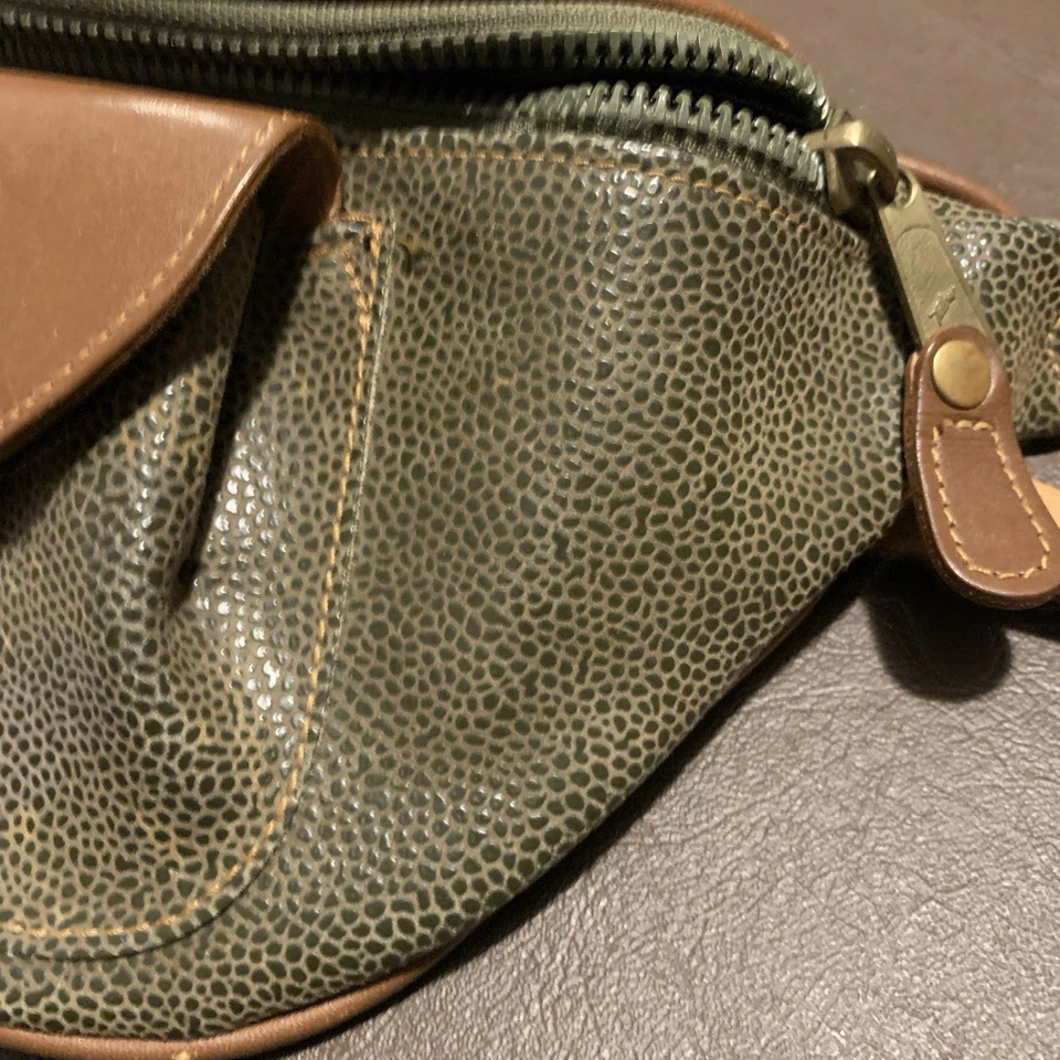 Bolsa de cinto Mark Cross vintage exército couro verde bolsa de cintura ferragem dourada envelhecida - Imagem 3 de 4