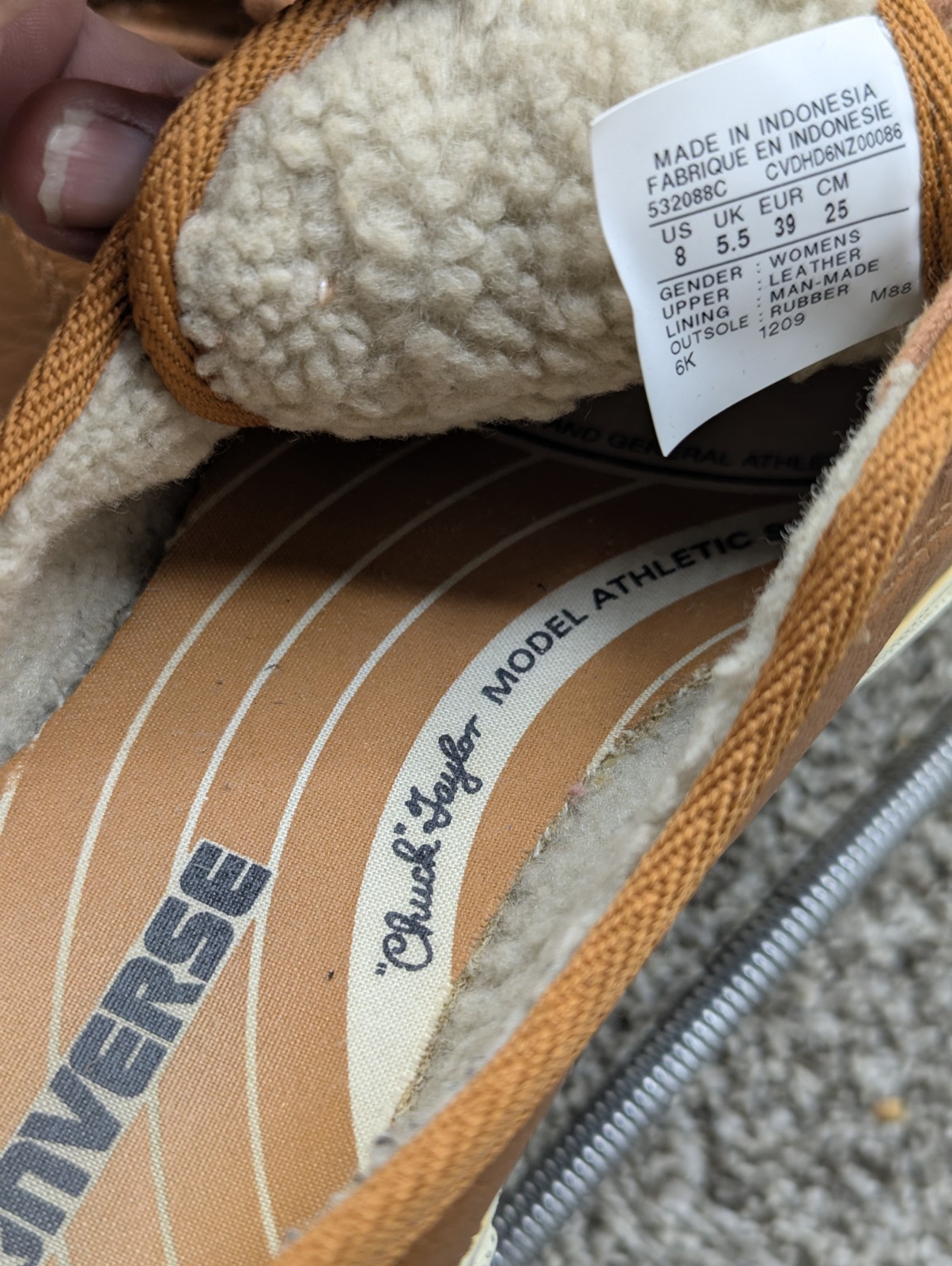 Converse CTAS Leather Fur Lined Women's Size 8 Comfort Shoes Warm Fall  thumbnail 8