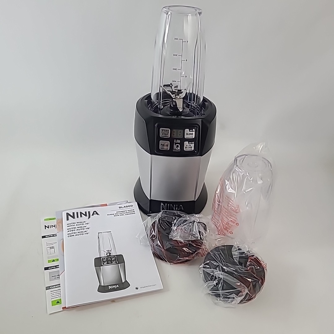 Ninja BL480D 1000W Auto-IQ Blender - Black/Silver, 18oz and 24oz Cups NEW No Box