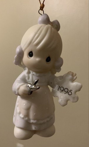 Precious Moments Ornament He Covers The Earth With His Beauty 1995 NIB - Picture 2 of 4