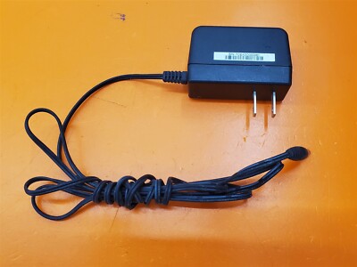       DVE AC Switching Power Adapter DSA-15P-05 US 060120 +6V DC 2A