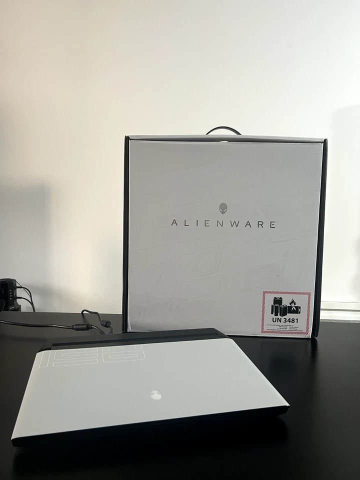 Ordinateur portable PC Gaming Alienware AREA-51m R2 I9 10900K RTX 2080 SUPER - Photo 2/4