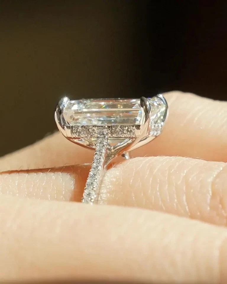 2.10Ct Emerald-Cut VS1/G Lab Grown Diamond Solitaire Wedding Ring 14K White Gold - Image 3 of 4