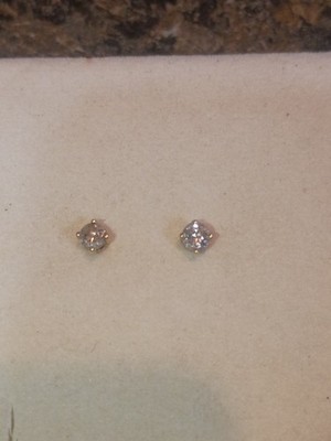 Ohrringe 14 Karat Gelbgold und natürlicher Diamant 2,5-3 mm große Rückseiten. 