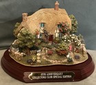 Lilliput Lane The Enchanted Garden L2410 2001 Collector’s Club Special Plinth