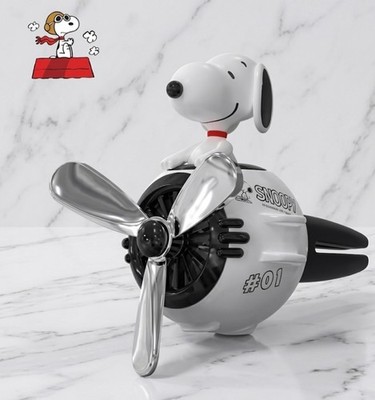 Snoopy Pilot Car Air Freshener Rotating Propeller Vent Clip Diffuser Peanuts