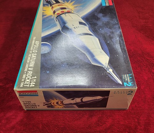 Apollo Saturn V Rocket 25th Anniversary 1:144 Model 1993 Monogram 5082 Open Box - Picture 8 of 8