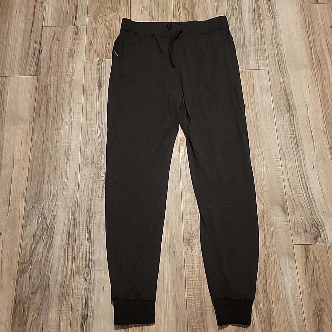 Icebreaker Shifter Jogger Pants Black Outdoor Wool Blend Mens Size Small
Opens in a new window or ta
