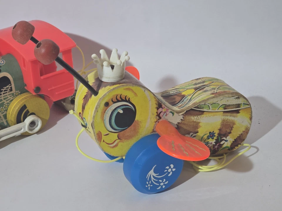 Lote de 7 brinquedos de puxar madeira vintage Fisher Price dos anos 60 e 70 - Imagem 2 de 4