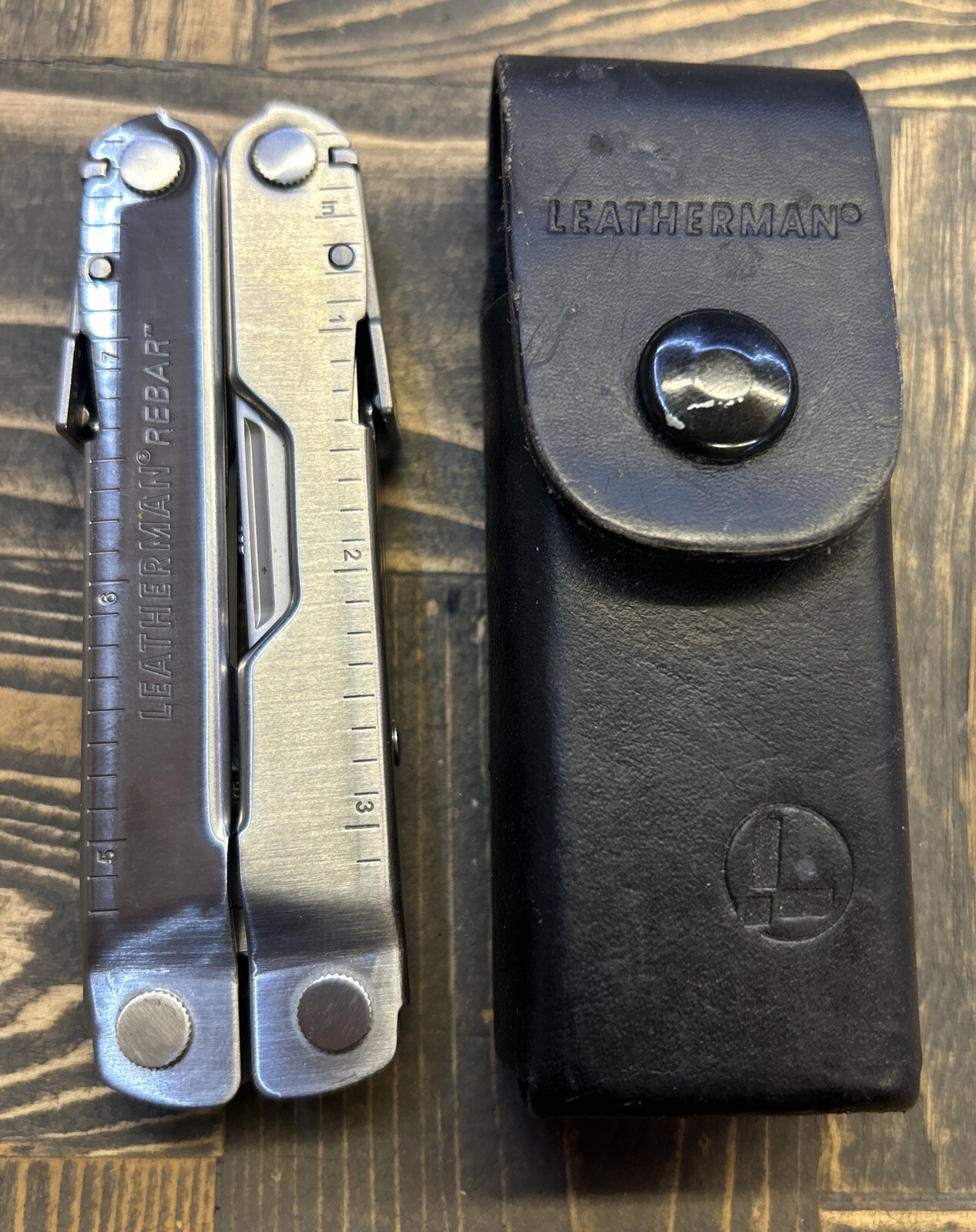 Navaja de bolsillo Leatherman Rebar multiherramienta con bolsa