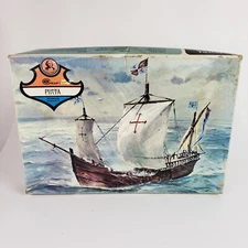 Columbus Mini Craft Pinta Plastic Model Ship Museum Quality 10"L x 13"H