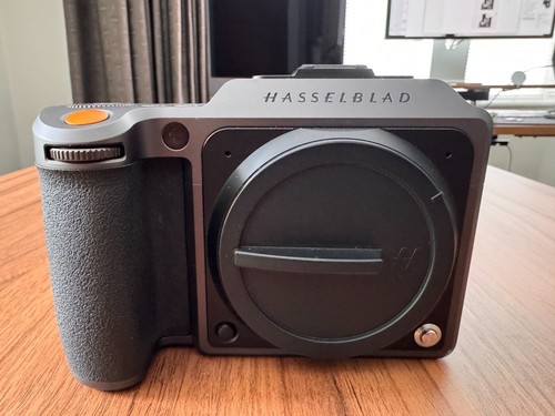 Hasselblad X1D II 50c + Hasselblad XCD F4/45P Lens (411 actuations only!) - Picture 2 of 13