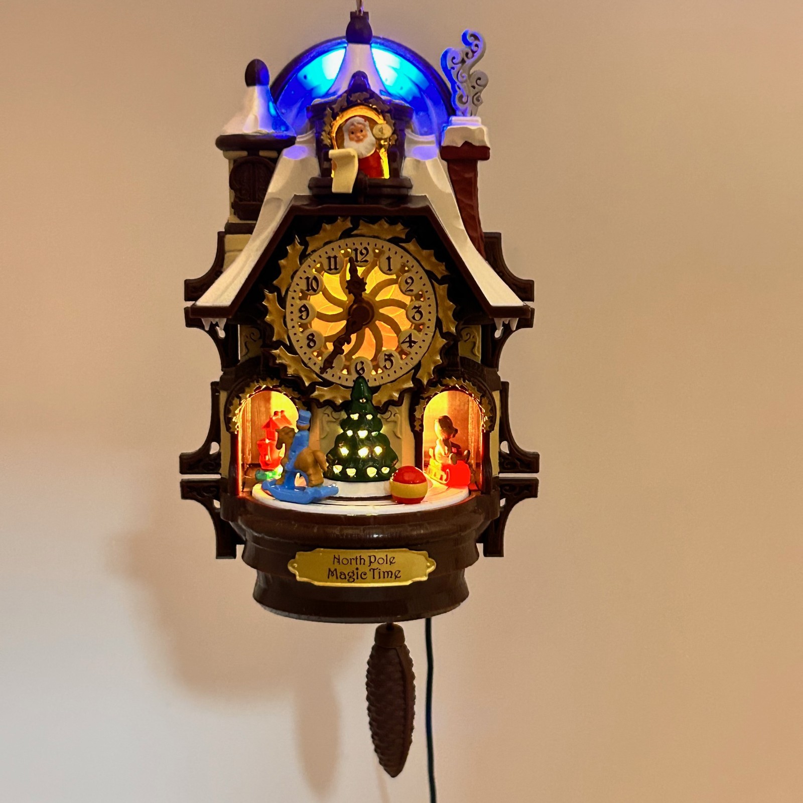 NEW 2013 Santa's Magic Cuckoo Clock Hallmark Ornament Light Motion Sound TESTED
