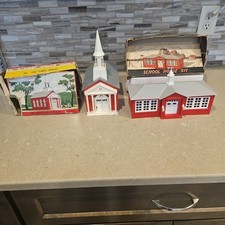 VTG PLASTICVILLE O Scale SCHOOL HOUSE and COLONIAL CHURCH KIT's Read 